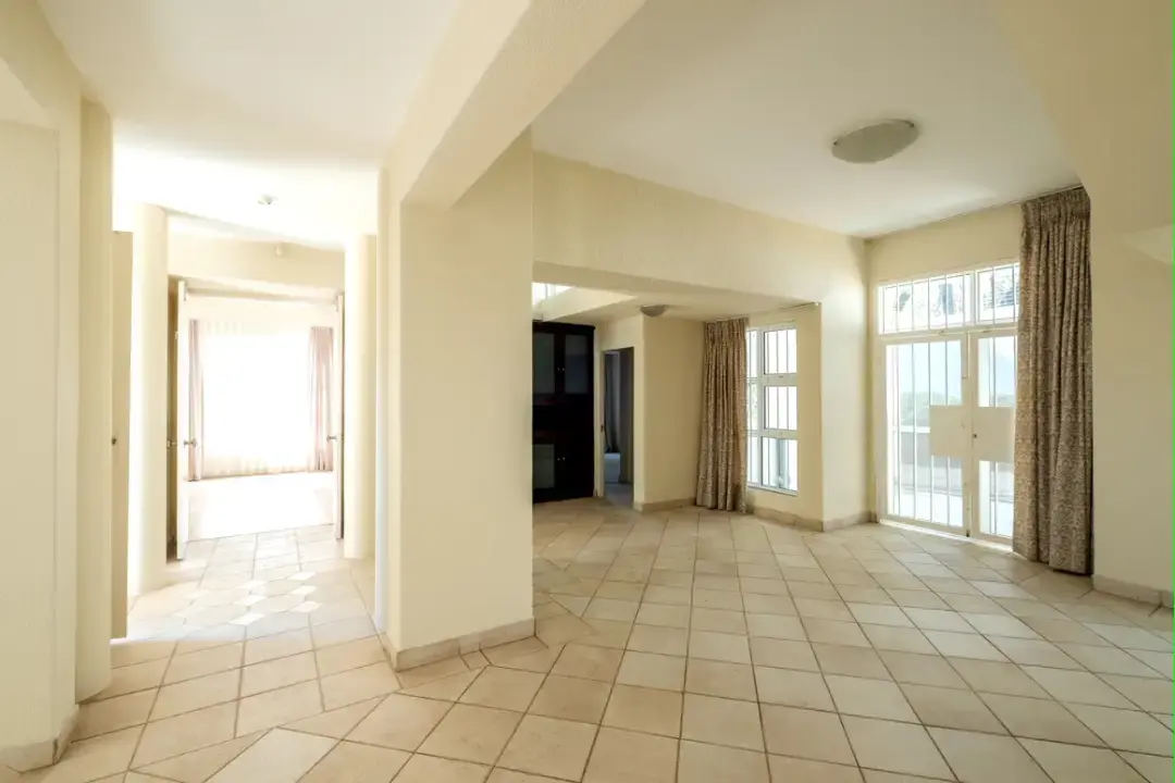 Largest Unit in a Five-Unit Sandown Estate, Sandown, Johannesburg: photograph 4 of 20