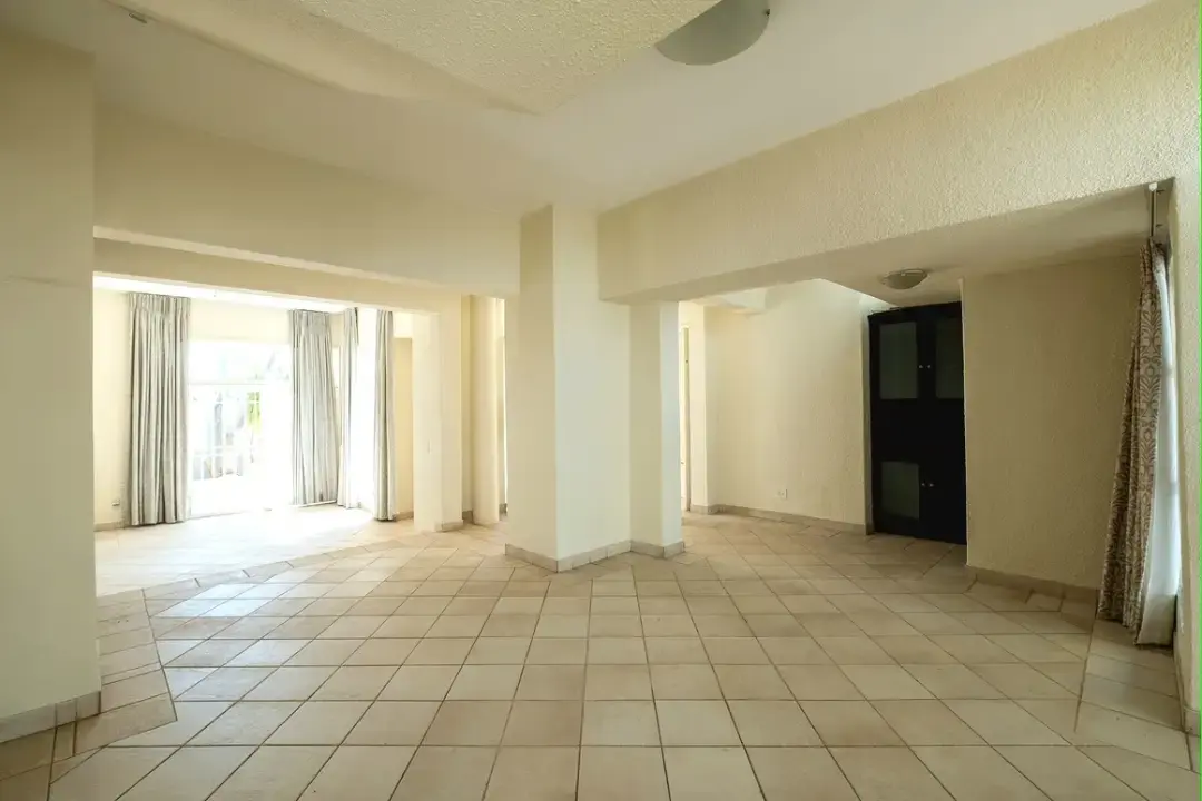 Largest Unit in a Five-Unit Sandown Estate, Sandown, Johannesburg: photograph 5 of 20