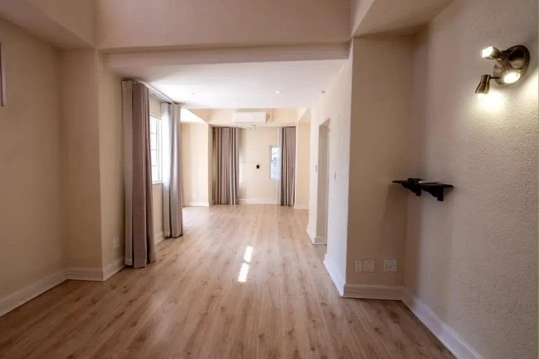Largest Unit in a Five-Unit Sandown Estate, Sandown, Johannesburg: photograph 10 of 20