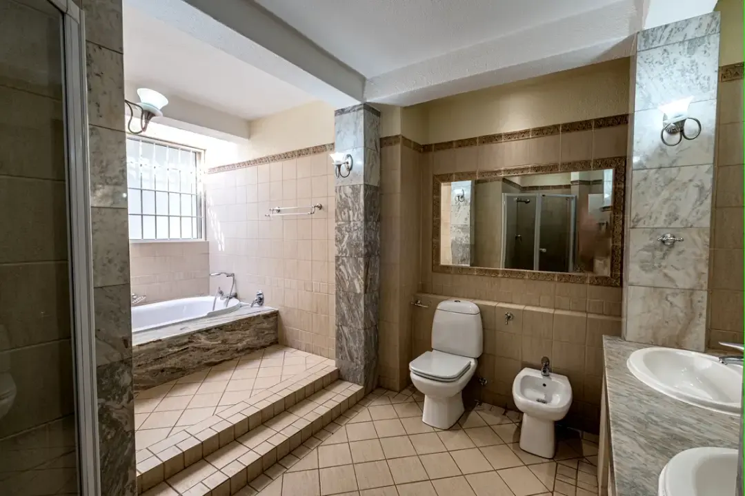 Largest Unit in a Five-Unit Sandown Estate, Sandown, Johannesburg: photograph 12 of 20
