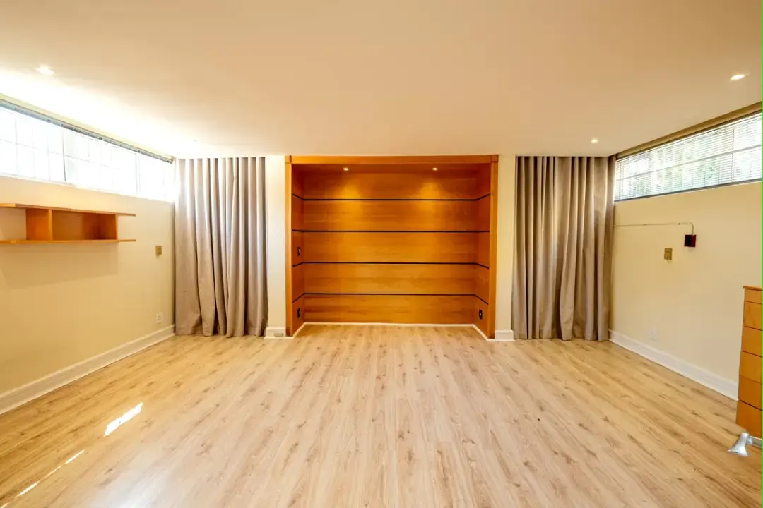 Largest Unit in a Five-Unit Sandown Estate, Sandown, Johannesburg: photograph 13 of 20