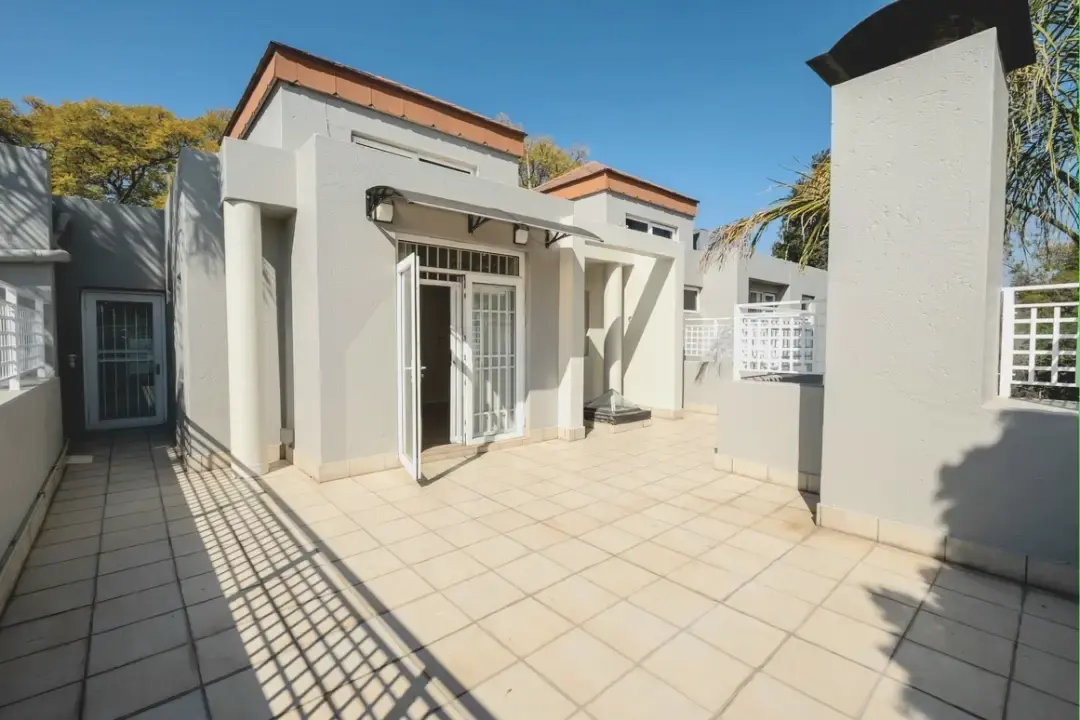 Largest Unit in a Five-Unit Sandown Estate, Sandown, Johannesburg: photograph 15 of 20