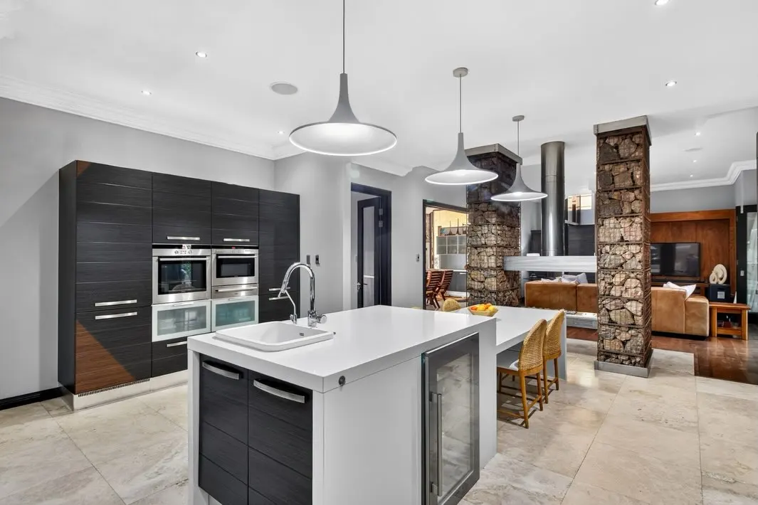 Five-Bedroom Family Home with Pasture Views, Southdowns Estate, Centurion: photograph 8 of 20