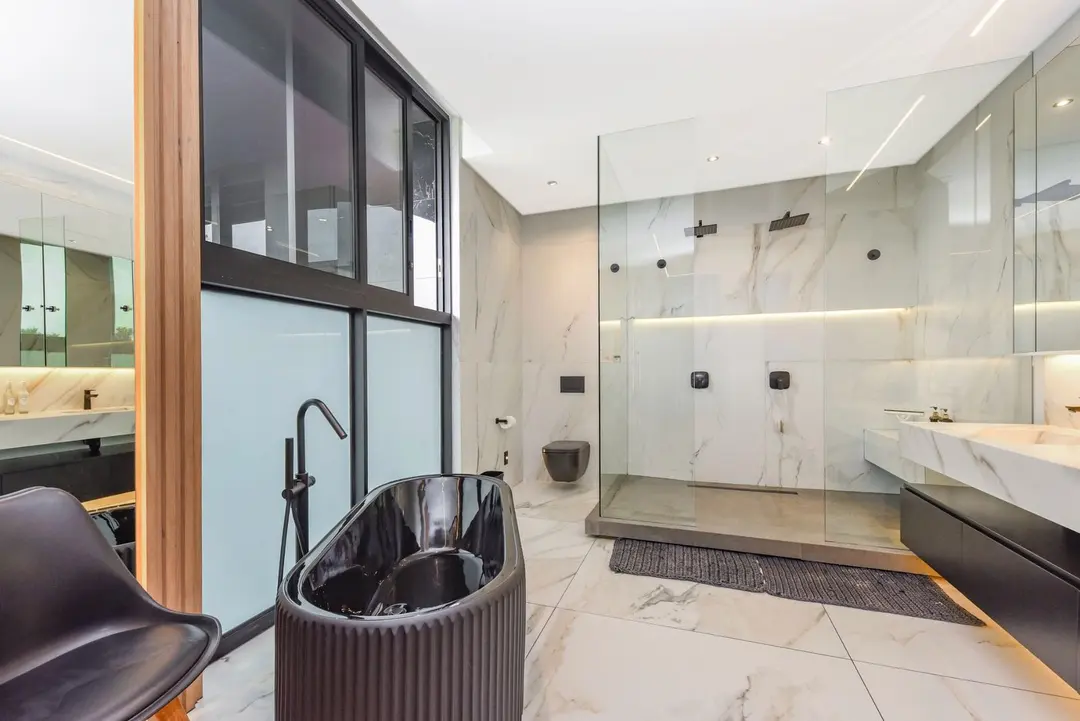 Residence Designed for Entertaining, Steyn City, Midrand: photograph 16 of 20