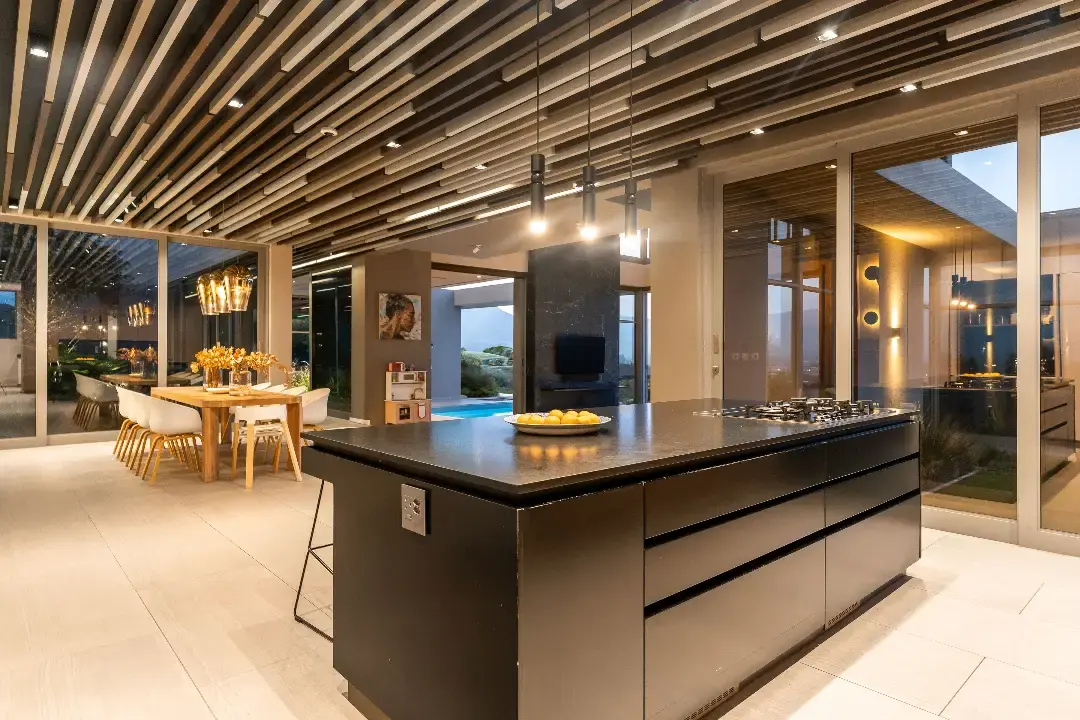Four-Bedroom Mountain Estate Residence, Stonehurst Mountain Estate, Cape Town: photograph 6 of 20