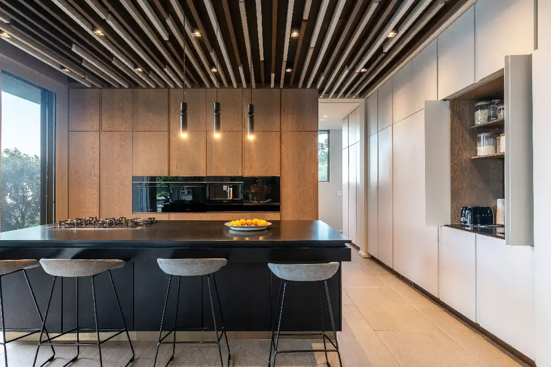 Four-Bedroom Mountain Estate Residence, Stonehurst Mountain Estate, Cape Town: photograph 8 of 20