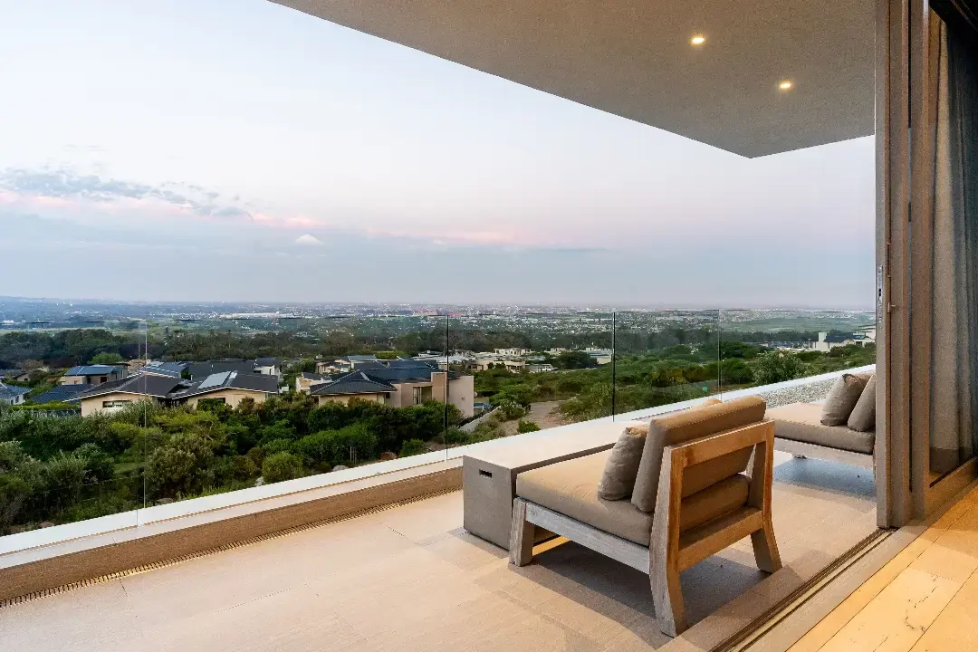 Four-Bedroom Mountain Estate Residence, Stonehurst Mountain Estate, Cape Town: photograph 12 of 20