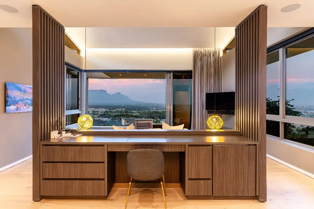 Four-Bedroom Mountain Estate Residence, Stonehurst Mountain Estate, Cape Town: photograph 13 of 20