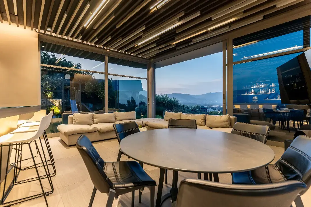 Four-Bedroom Mountain Estate Residence, Stonehurst Mountain Estate, Cape Town: photograph 16 of 20