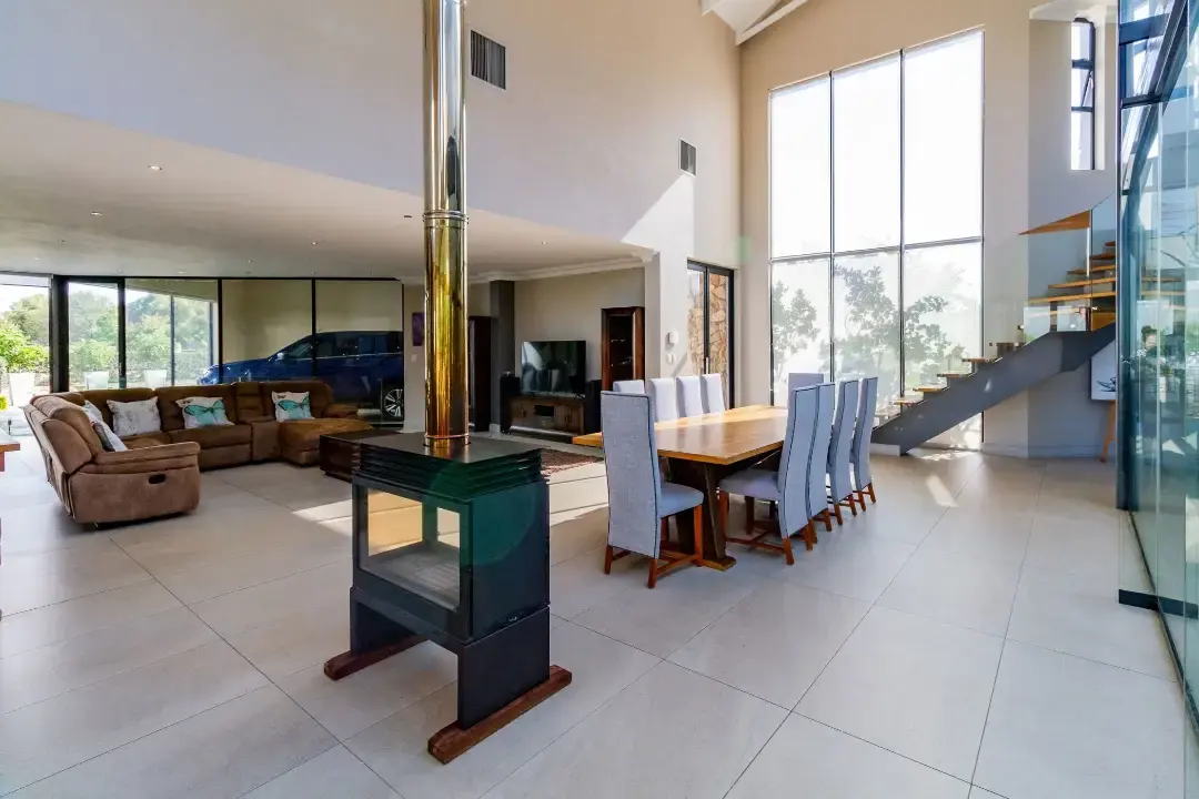 Aviation Residence with Private Hangar, The Coves Estate, Hartbeespoort: photograph 8 of 20