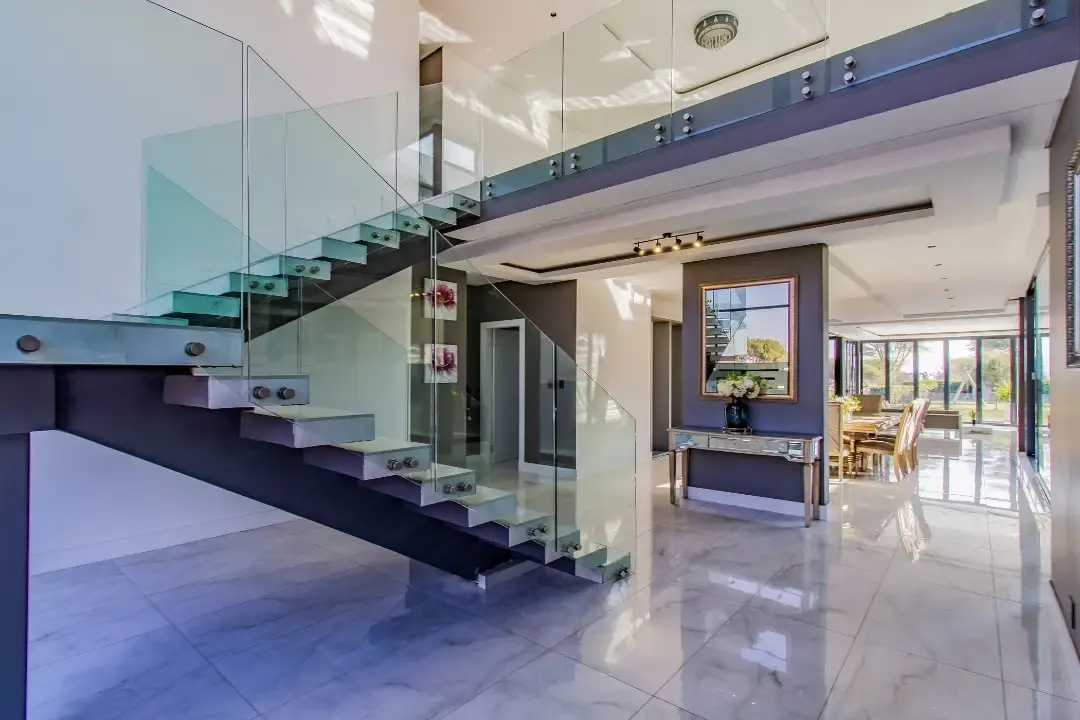 Six-Bedroom Waterfront Residence, The Islands Estate, Hartbeespoort: photograph 3 of 20
