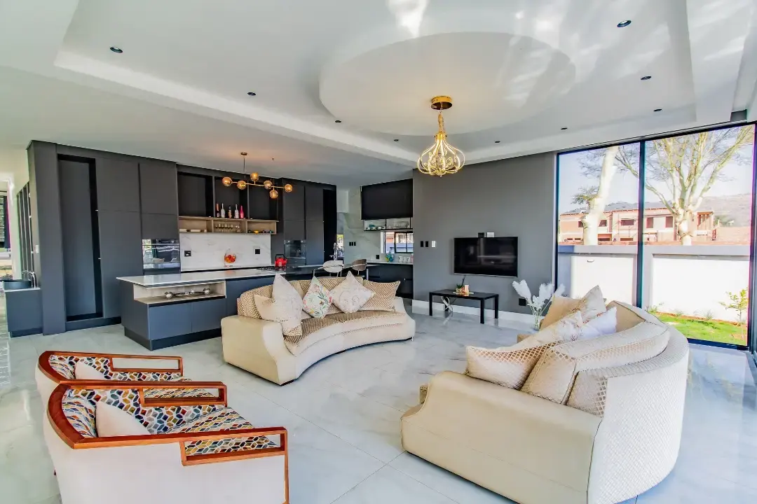 Six-Bedroom Waterfront Residence, The Islands Estate, Hartbeespoort: photograph 10 of 20