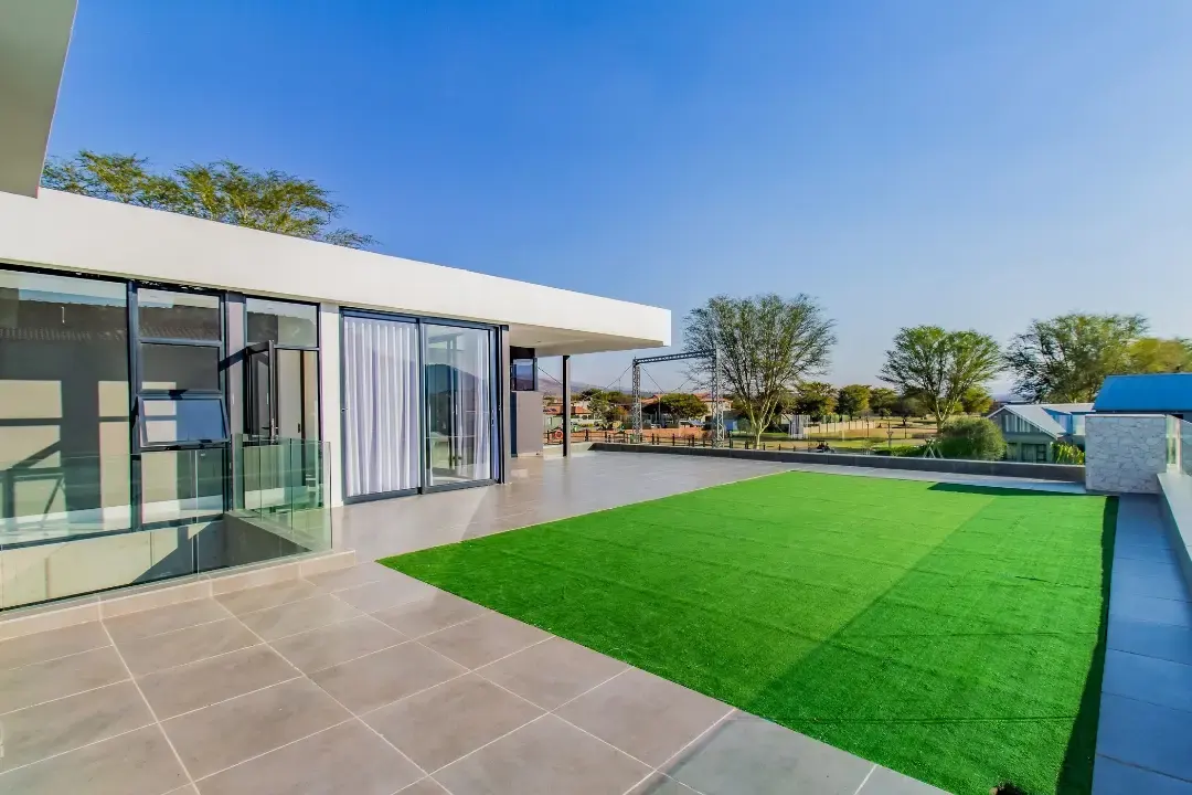 Six-Bedroom Waterfront Residence, The Islands Estate, Hartbeespoort: photograph 18 of 20
