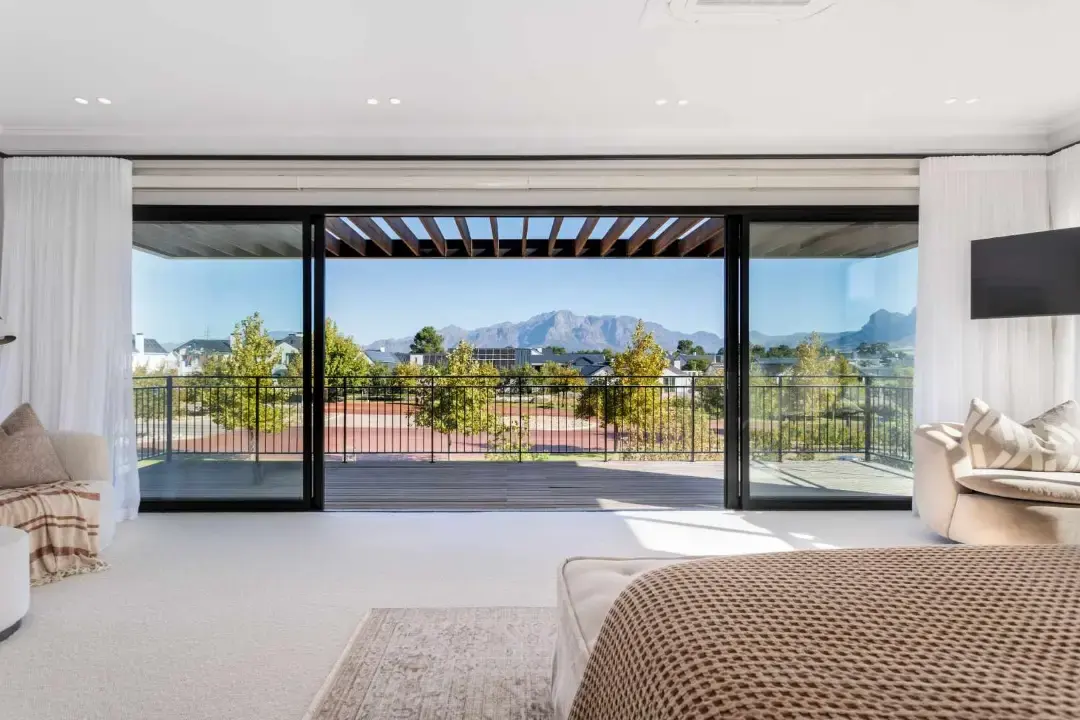 Multi-Level Home on a 3,005 m² Stand in The Reserve, Val de Vie Estate, Paarl: photograph 15 of 20