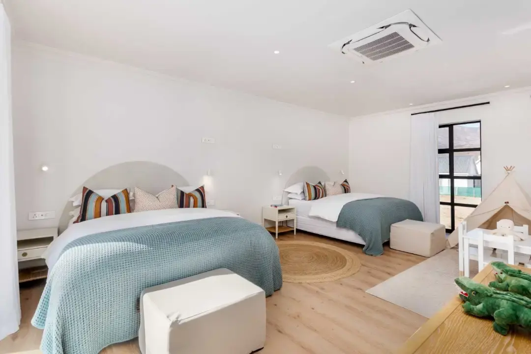 Multi-Level Home on a 3,005 m² Stand in The Reserve, Val de Vie Estate, Paarl: photograph 17 of 20