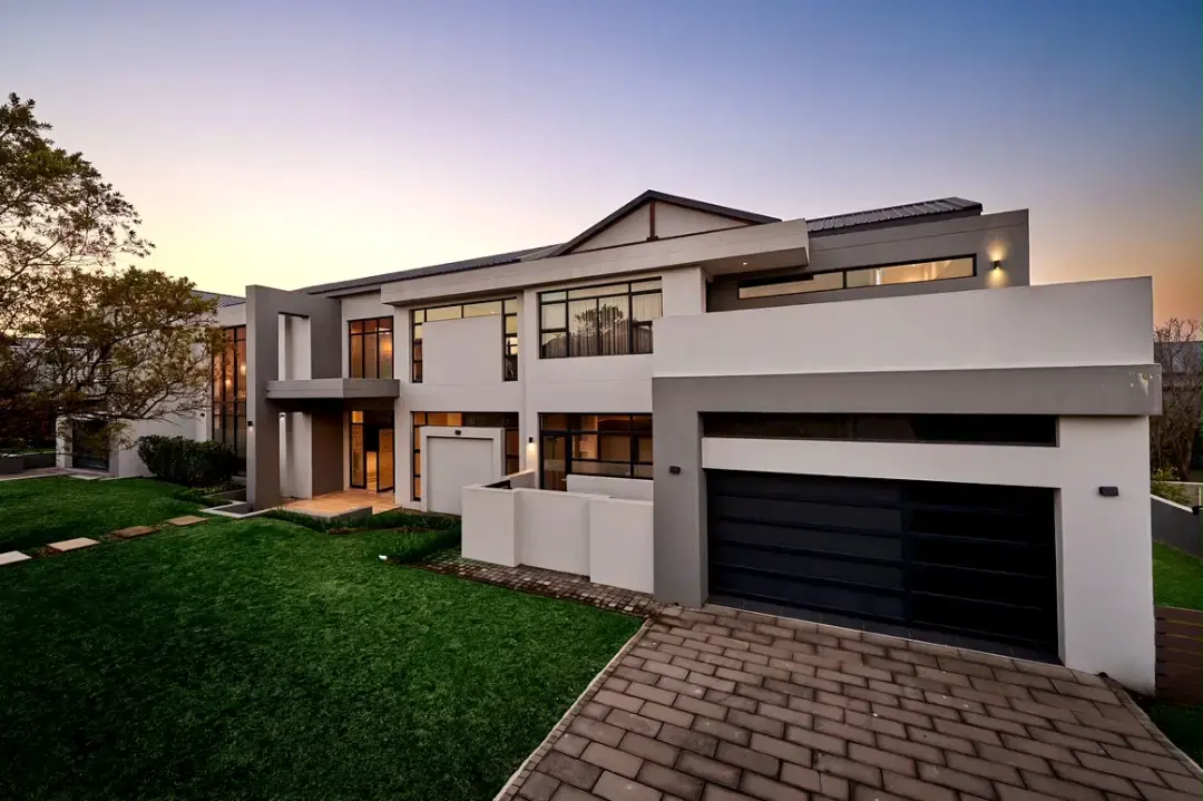 Light-Filled Modern Family Home, Waterfall Country Estate, Midrand: photograph 3 of 20