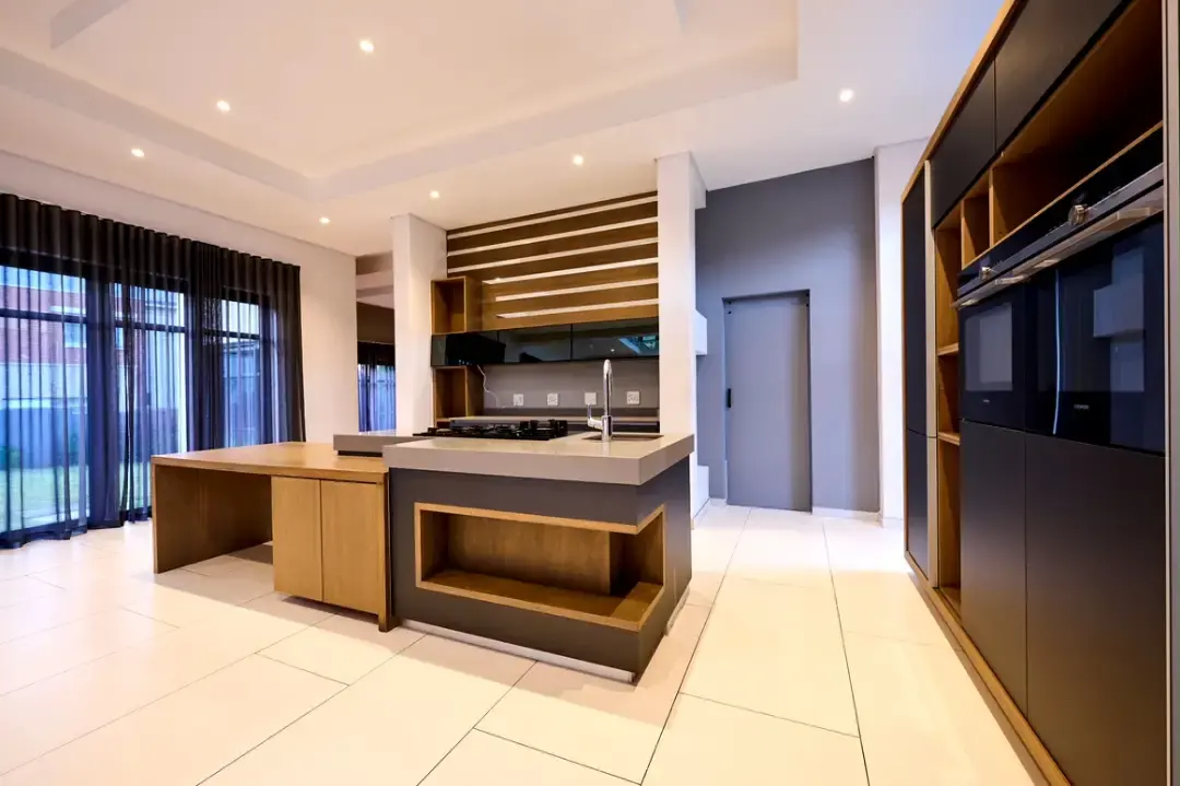 Light-Filled Modern Family Home, Waterfall Country Estate, Midrand: photograph 7 of 20