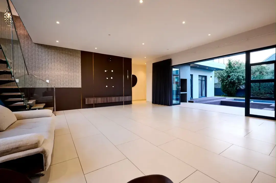 Light-Filled Modern Family Home, Waterfall Country Estate, Midrand: photograph 11 of 20