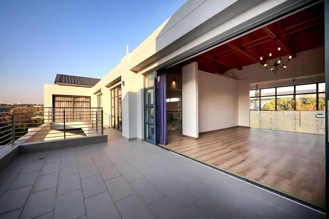 Light-Filled Modern Family Home, Waterfall Country Estate, Midrand: photograph 17 of 20