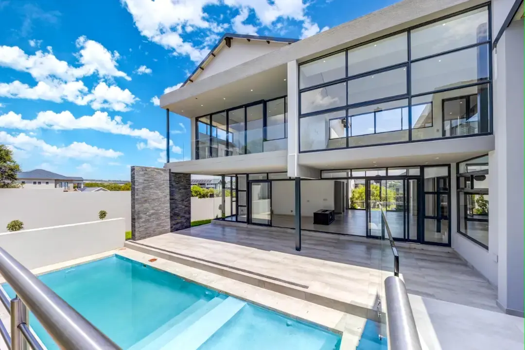 Newly Built, Move-In Ready Residence, Waterfall Country Estate, Midrand: photograph 2 of 20