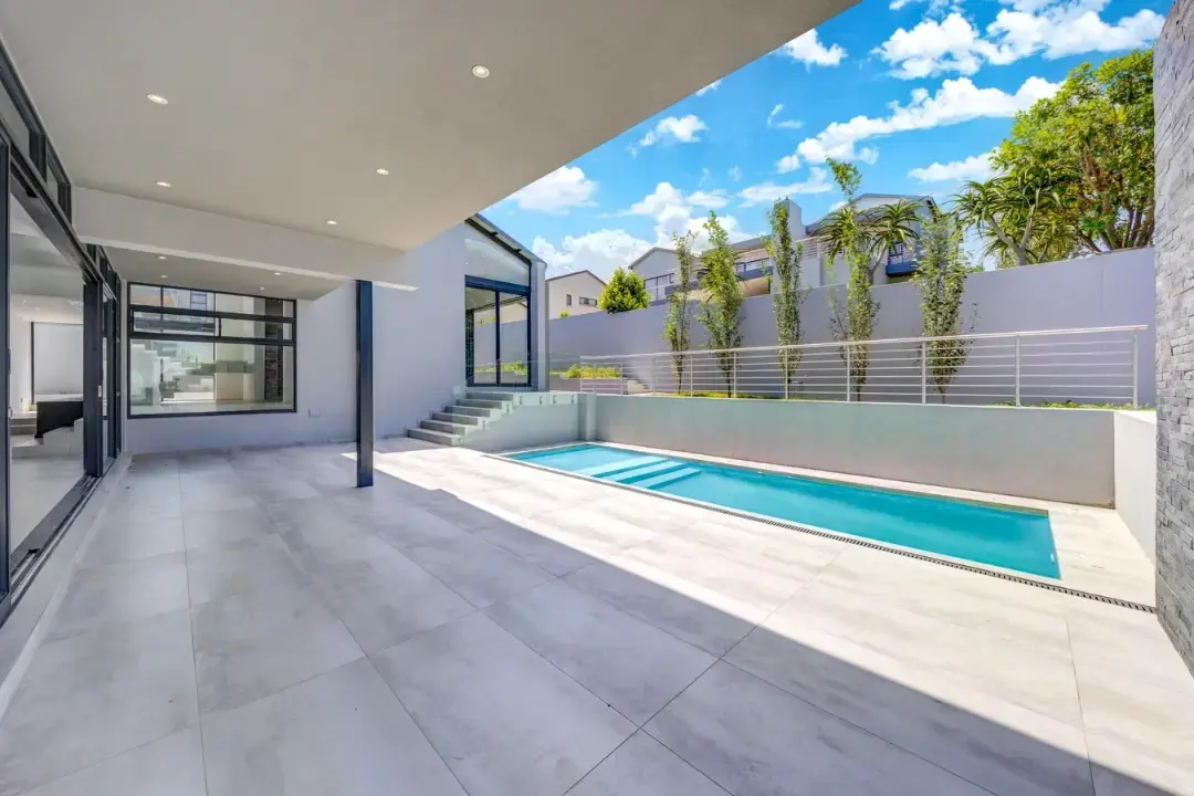 Newly Built, Move-In Ready Residence, Waterfall Country Estate, Midrand: photograph 3 of 20