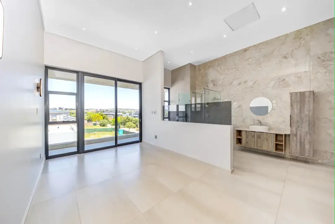 Newly Built, Move-In Ready Residence, Waterfall Country Estate, Midrand: photograph 16 of 20