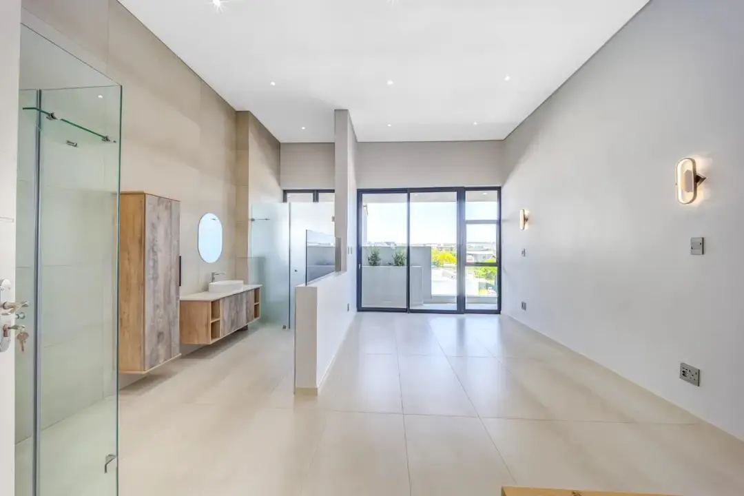 Newly Built, Move-In Ready Residence, Waterfall Country Estate, Midrand: photograph 18 of 20