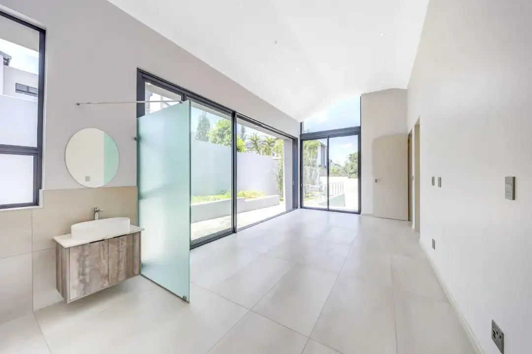 Newly Built, Move-In Ready Residence, Waterfall Country Estate, Midrand: photograph 19 of 20