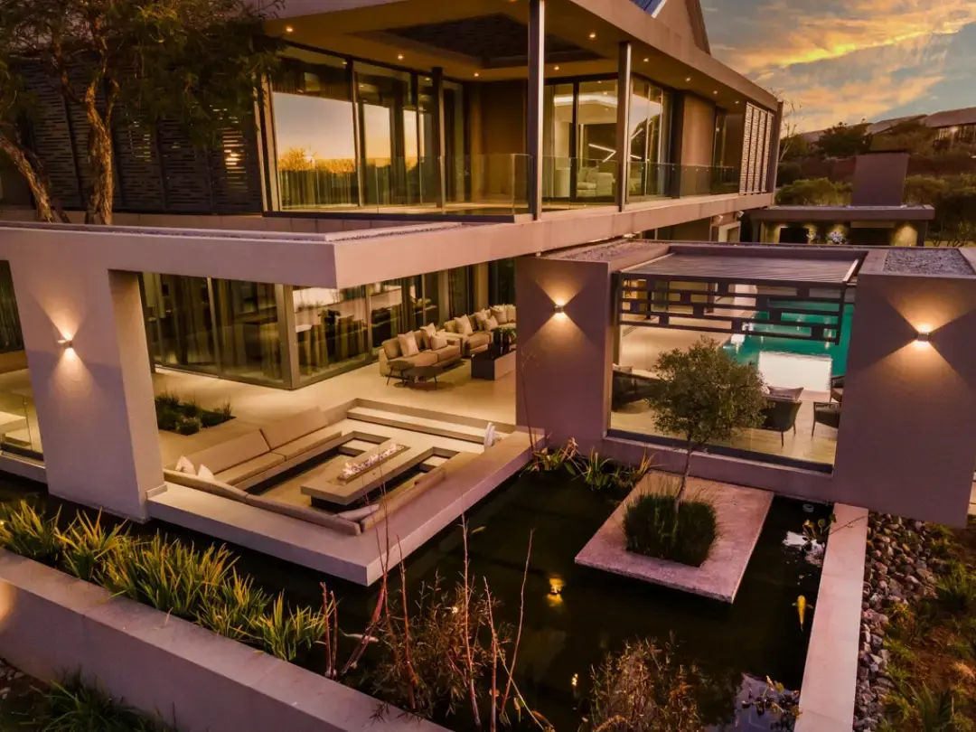 Residence on One Hectare, Waterfall Equestrian Estate, Midrand: photograph 2 of 20