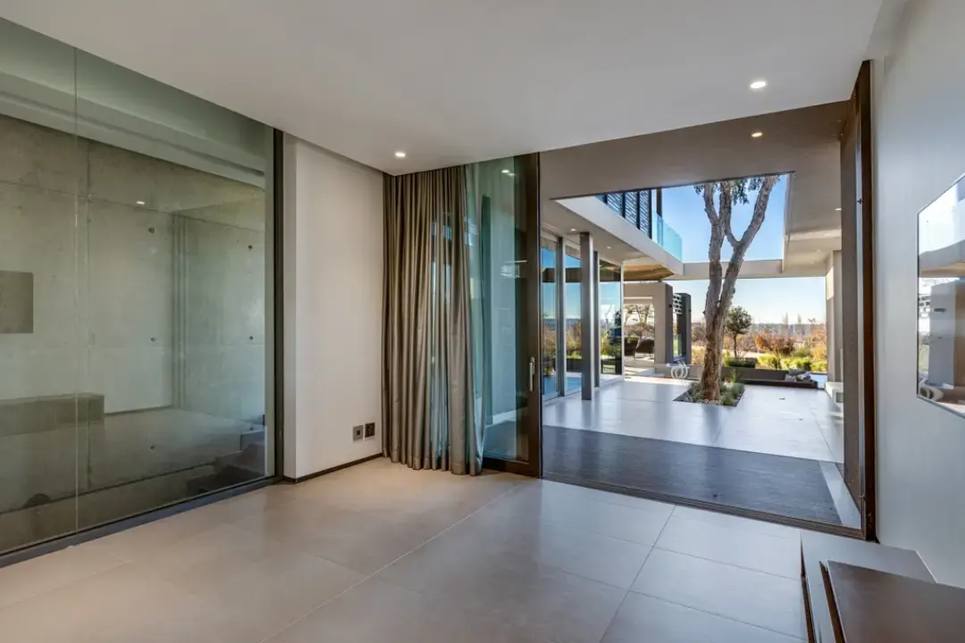Residence on One Hectare, Waterfall Equestrian Estate, Midrand: photograph 6 of 20