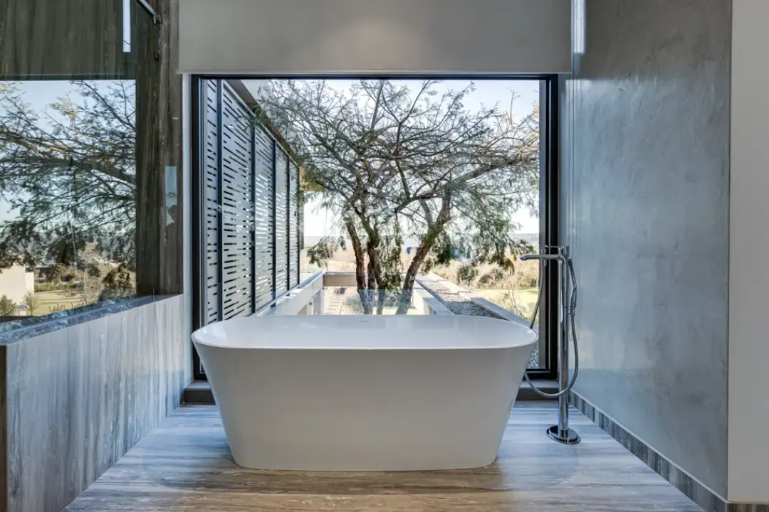 Residence on One Hectare, Waterfall Equestrian Estate, Midrand: photograph 18 of 20