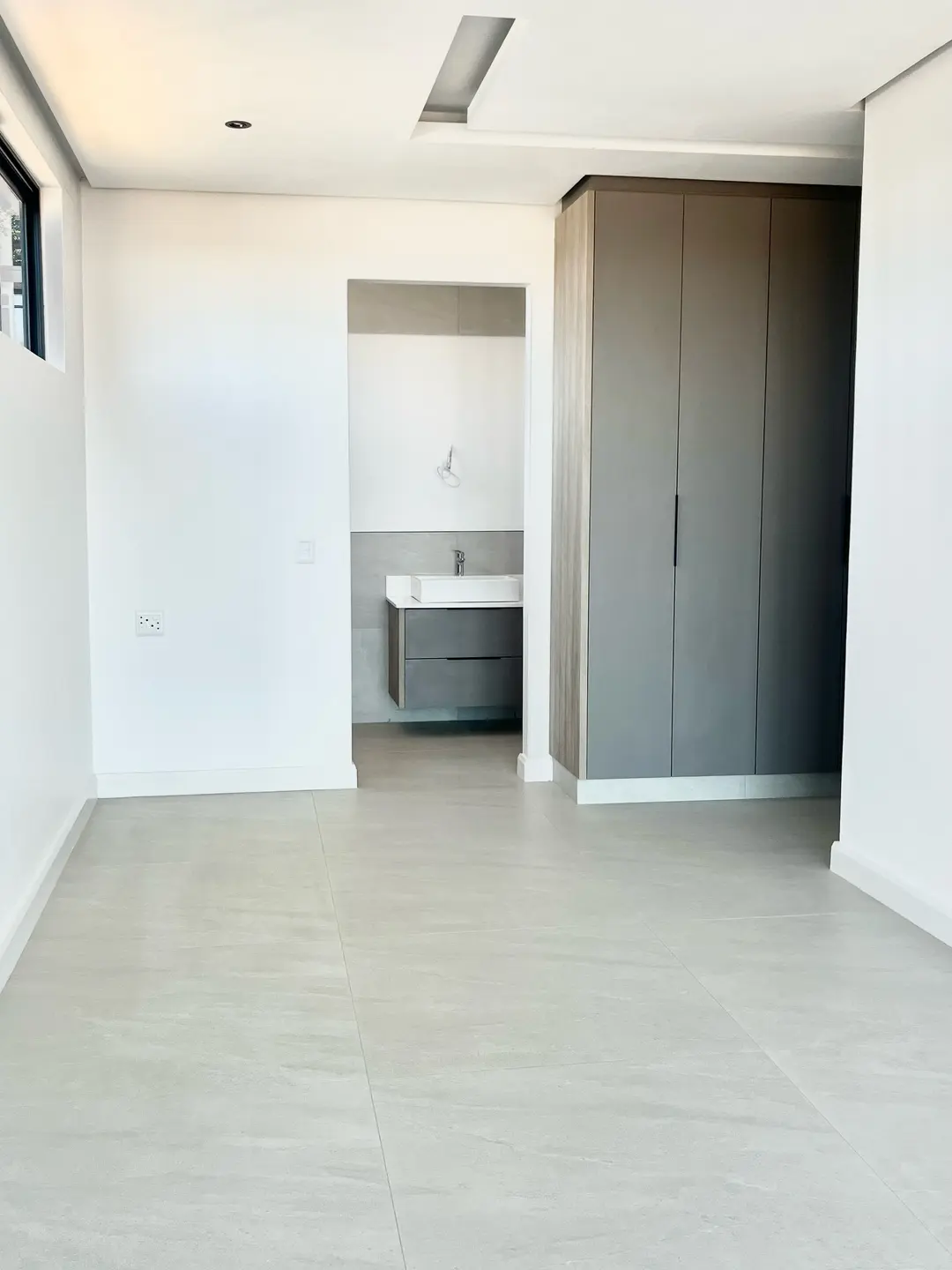 Brand-New Sea-View Home with Pool, Zululami Luxury Coastal Estate, Ballito: photograph 15 of 20