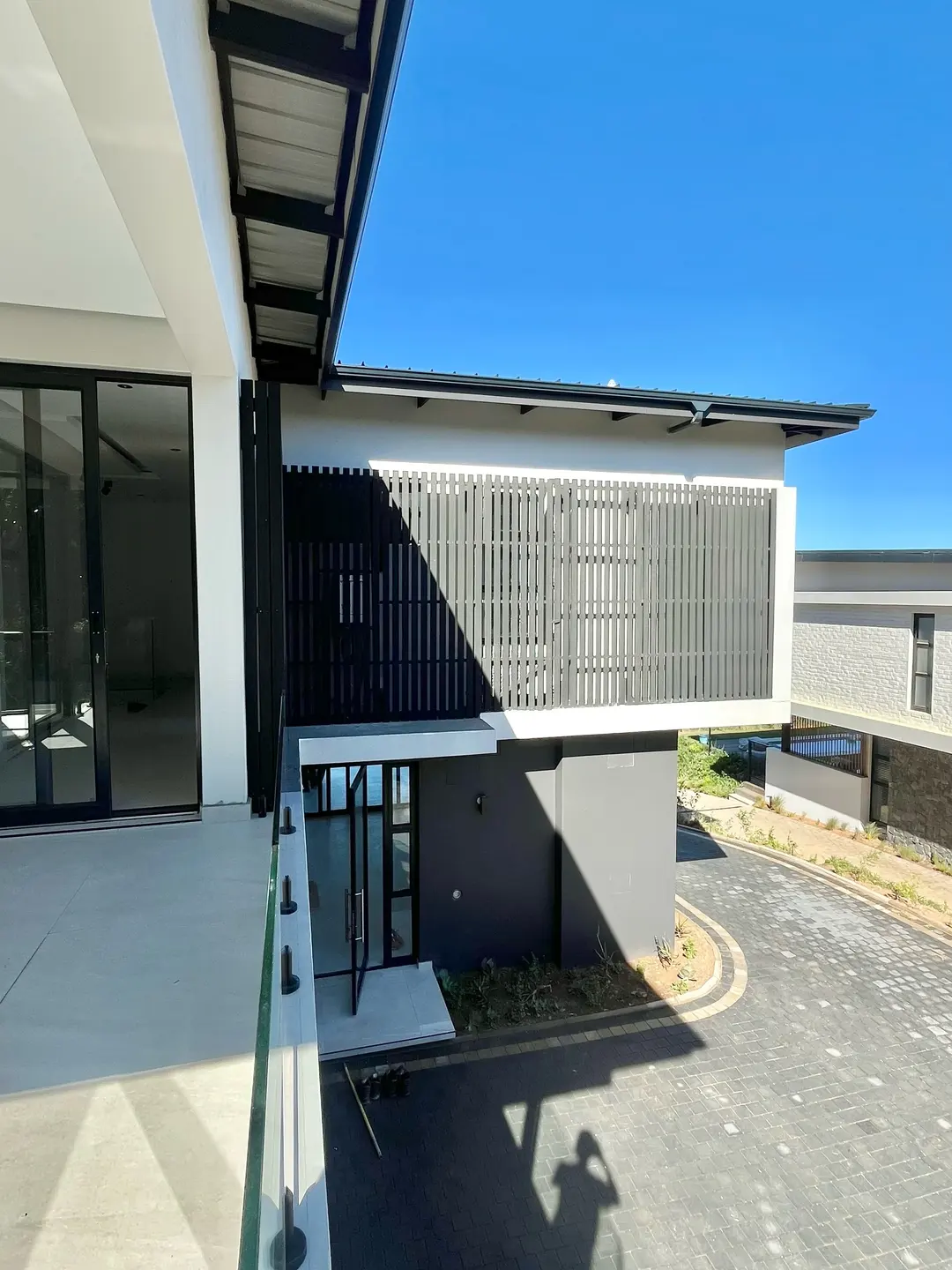 Brand-New Sea-View Home with Pool, Zululami Luxury Coastal Estate, Ballito: photograph 19 of 20
