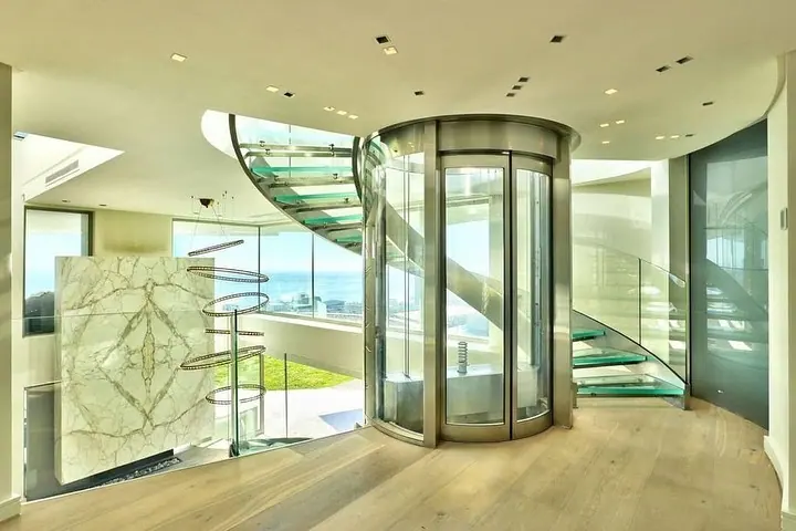 Cantilever House, Fresnaye, photograph 4