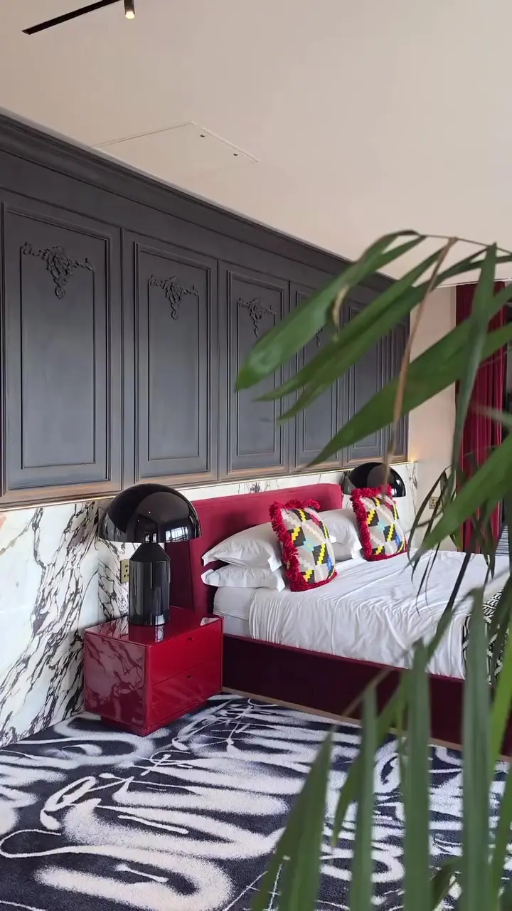 The Black Coffee Penthouse, photograph 7
