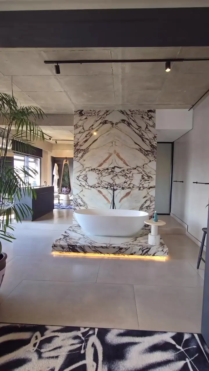 The Black Coffee Penthouse, photograph 8