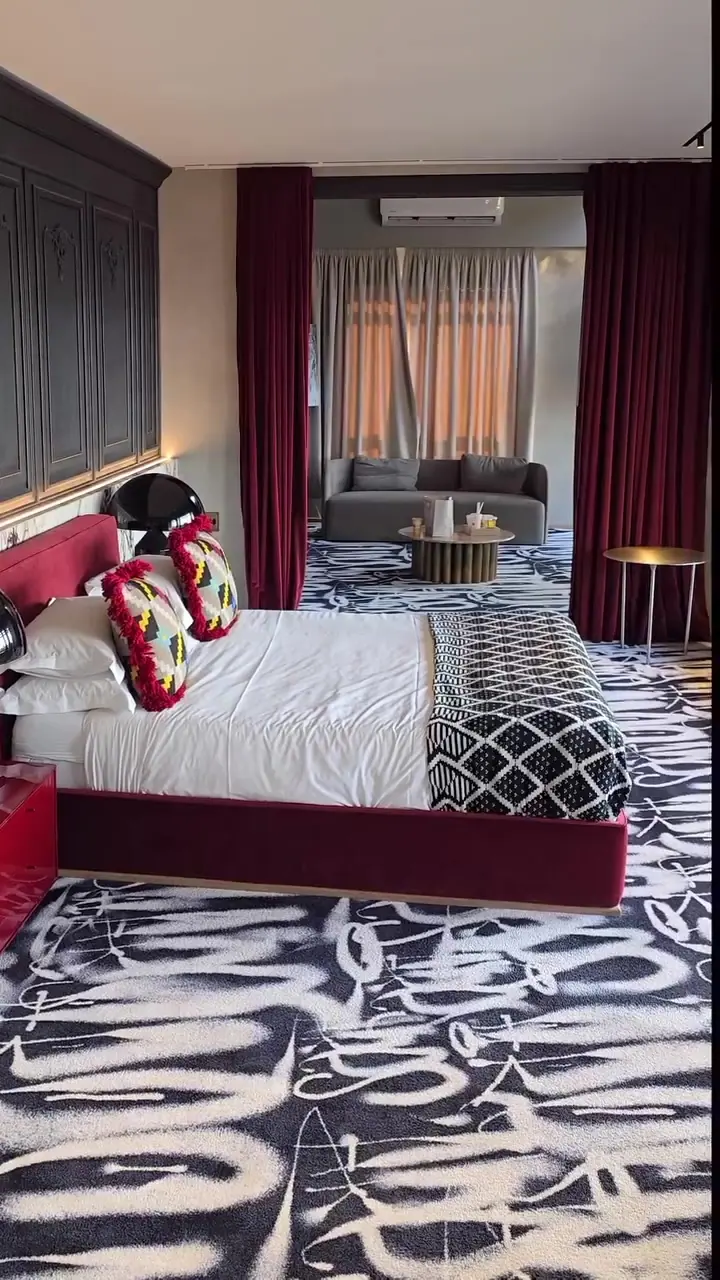 The Black Coffee Penthouse, photograph 10