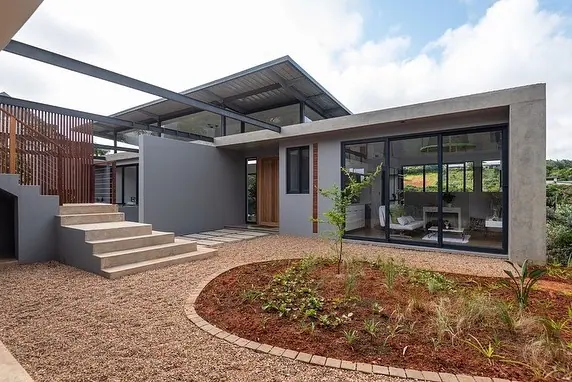 House W, photograph 4