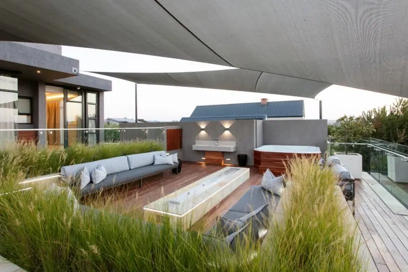 Glass House, Serengeti, photograph 7