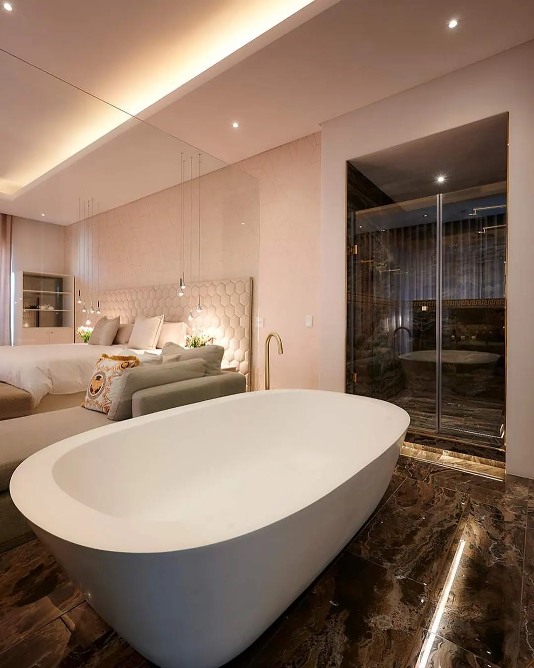 Master Suite, Steyn City, photograph 3