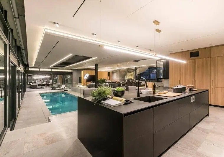 Victoria Residence, photograph 4