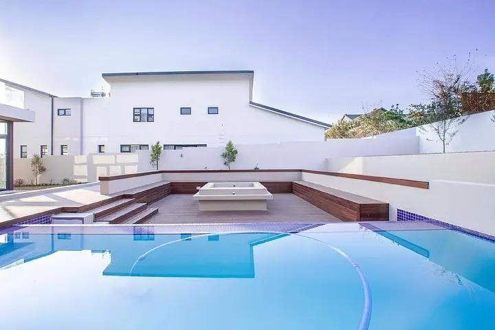 Signature House, Waterfall, photograph 10