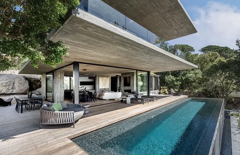 Cantilever House, Higgovale, photograph 2