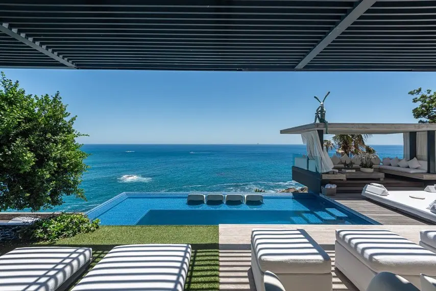 Horizon Villa, photograph 2