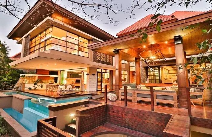 Koi-pond House, Zimbali, photograph 2
