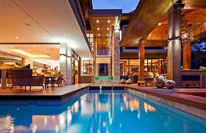 Koi-pond House, Zimbali, photograph 3